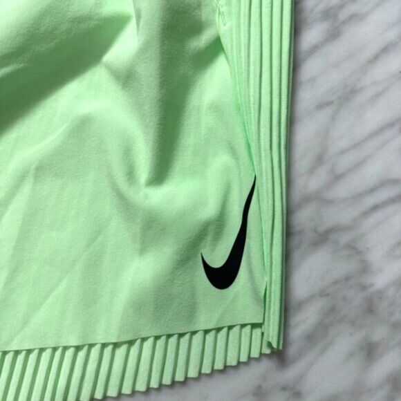 NIKE Women XL AEROSWIFT DRI-FIT ADV 3'' RUNNING SHORTS FN2328 376 GREEN - Picture 10 of 10